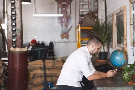 Song don gian cho doi thanh than: Chan ly cua mot dai gia - Anh 2