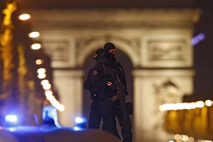 "Bóng ma" khủng bố trước thềm bầu cử Tổng thống Pháp