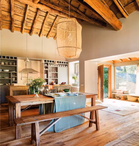 Me man voi ngoi nha cap 4 xay tren dinh doi khien ai cung thich - Anh 4