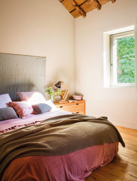 Me man voi ngoi nha cap 4 xay tren dinh doi khien ai cung thich - Anh 7