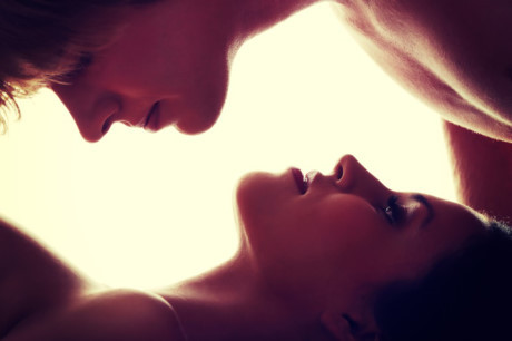 Tiền hay tình yêu, trong hôn nhân lựa chọn nào mới là khôn ngoan nhất? - Ảnh 1 Tien hay tinh yeu, trong hon nhan lua chon nao moi la khon ngoan nhat? - Anh 1