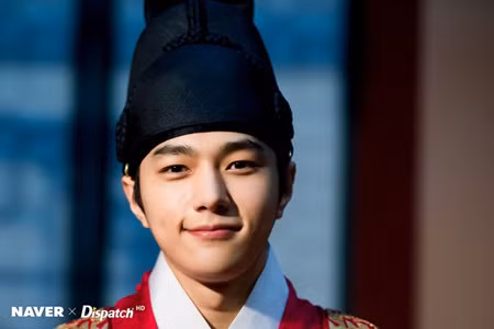 Nhung than tuong Kpop dien xuat tai nang khong kem dien vien thu thiet - Anh 4