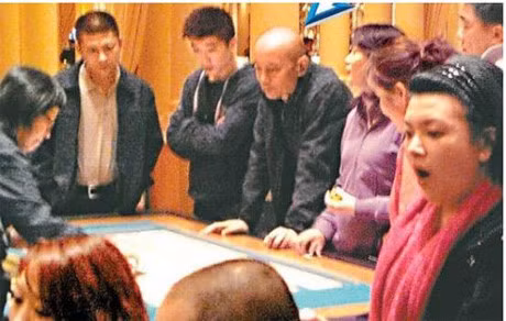 Den sao chau A cung tung khon kho vi 