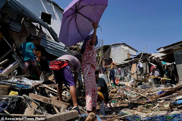 Siêu bão RAI tạo nên sự tàn phá lớn ở Philippines.