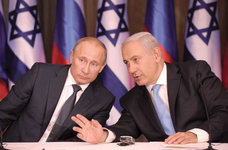 Thủ tướng Israel Benjamin Netanyahu và TT Nga Putin (trái)