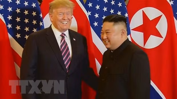 Nụ cười thoải mái, thân thiện của hai nhà lãnh đạo sau khi bắt tay nhau. (Nguồn: TTXVN)