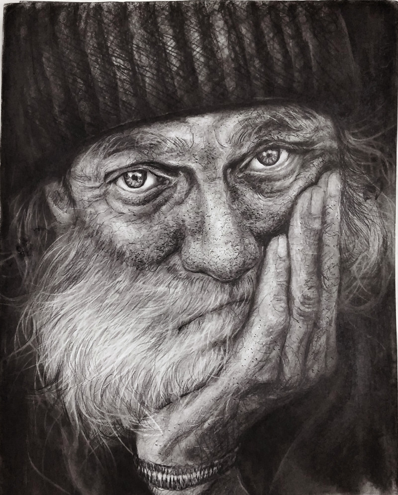 Thành đam mê nghệ thuật từ nhỏ. Khi thấy hình nhân vật trong phim và truyện tranh, anh đã muốn vẽ lại. “Một lần lúc thấy chiếc ôtô chạy qua, mình nhớ lại những hình ảnh về nó trên TV, rồi tái hiện và được mọi người khen nên rất thích. Từ đó, mình bắt đầu vẽ tranh nhiều hơn”, chàng trai sinh năm 1994 kể.