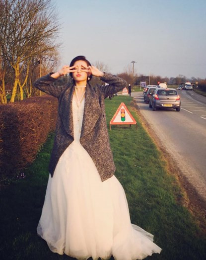 Á hậu Huyền My xinh tươi chụp hình váy cưới ở London ảnh 3