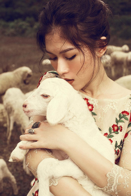 Ngọc Thanh Tâm hóa cô gái du mục đầy mê hoặc - Ảnh 3 Ngoc Thanh Tam hoa co gai du muc day me hoac - Anh 3