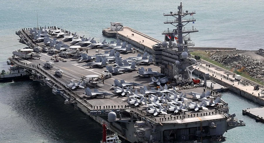 Mẫu hạm chạy bằng năng lượng hạt nhân USS Ronald Reagan