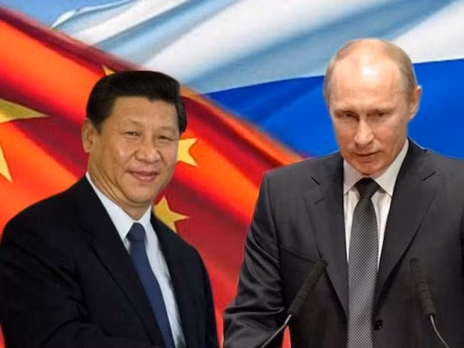 Chủ tịch Trung Quốc Tập Cận Bình (trái) và Tổng thống Nga Putin