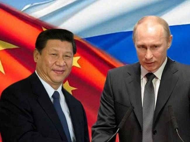 Chủ tịch Trung Quốc Tập Cận Bình (trái) và Tổng thống Nga Putin