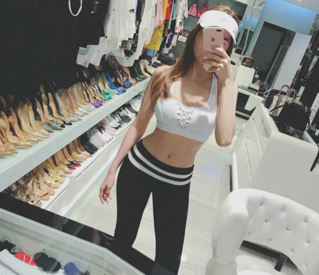 Bảo Anh quyến rũ với màu son mới, Ngọc Trinh tự tin khoe vòng eo 56 - Ảnh 4 Bao Anh quyen ru voi mau son moi, Ngoc Trinh tu tin khoe vong eo 56 - Anh 4
