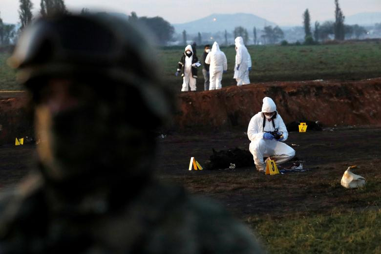 Các chuyên gia pháp y có mặt