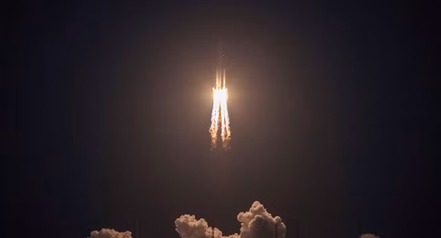 Video: Tên lửa nặng 22 tấn của Trung Quốc rơi khi vừa rời bệ phóng