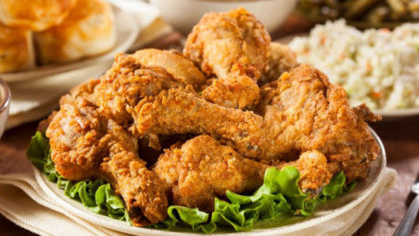 Bạn sẽ sốc nếu biết gà rán, hamburger chứa nhiều calo đến mức nào - Ảnh 7 Ban se soc neu biet ga ran, hamburger chua nhieu calo den muc nao - Anh 7
