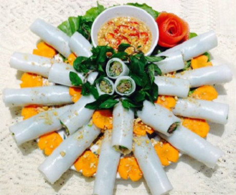 Cuối tuần tự làm phở cuốn thịt bò đơn giản tại nhà - Ảnh 6 Cuoi tuan tu lam pho cuon thit bo don gian tai nha - Anh 6