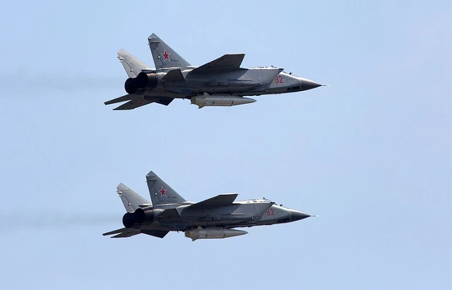 Chiến đấu cơ MiG-31K có trang bị tên lửa siêu thanh Kinzhal 