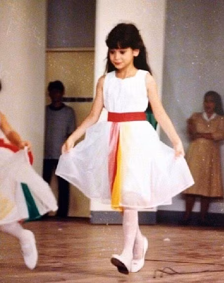 Ảnh hồi bé đáng yêu của tân Hoa hậu Hoàn vũ Philippines - 5