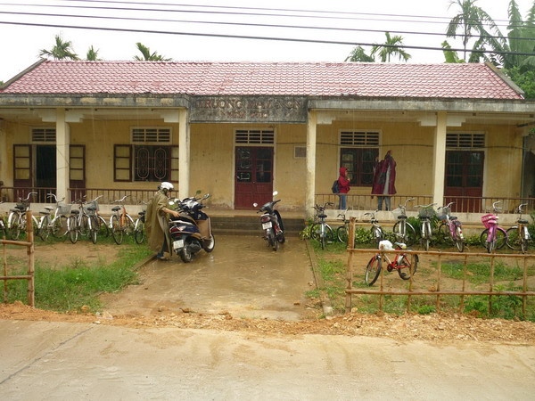 Suốt 3 năm qua, Trường Tiểu học số 1 Quảng Thọ phải mượn trường mầm non này để dạy học cho học sinh