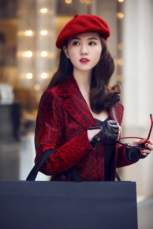 Ngọc Trinh sành điệu sải bước ở Paris ảnh 5 ngoc-trinh-5-5784-1422331874.jpg