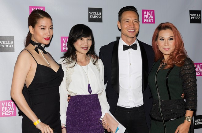 Trương Ngọc Ánh tình tứ cùng Kim Lý trên thảm đỏ ở Mỹ