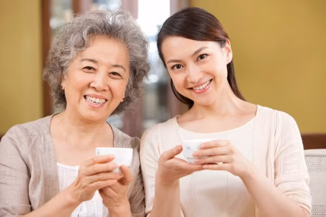 Oanh biết, con đường phía trước của Oanh vẫn sẽ rất vui vì Oanh đã có thêm một người mẹ yêu Oanh với tình yêu đầy bao dung (Ảnh minh họa).