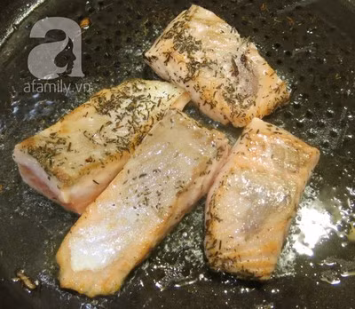 Cơm chiên cá hồi