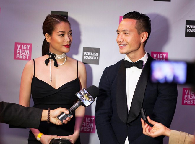 Trương Ngọc Ánh tình tứ cùng Kim Lý trên thảm đỏ ở Mỹ