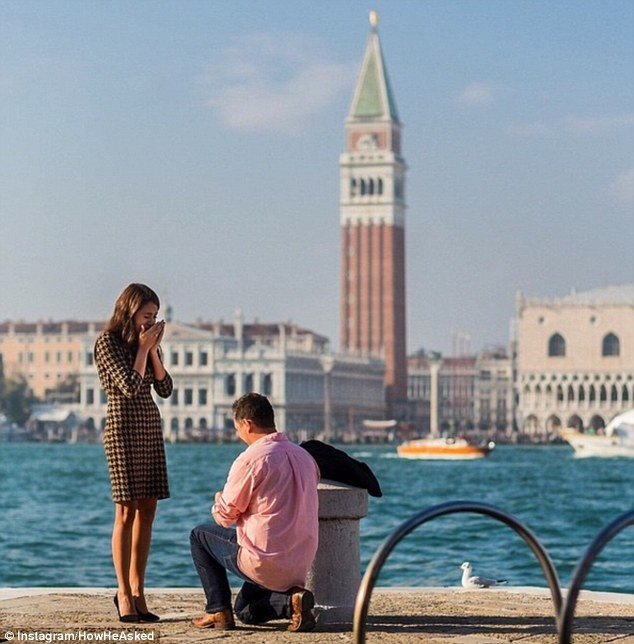 Những khoảnh khắc cầu hôn lãng mạn nhất thế giơí1 Các cặp vợ chồng trên toàn thế giới đang chia sẻ những khoảnh khắc lãng mạn của họ qua một tài khoản Instagram.