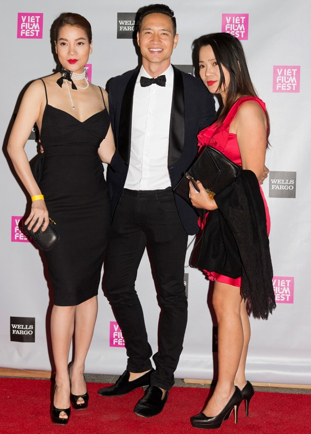 Trương Ngọc Ánh tình tứ cùng Kim Lý trên thảm đỏ ở Mỹ