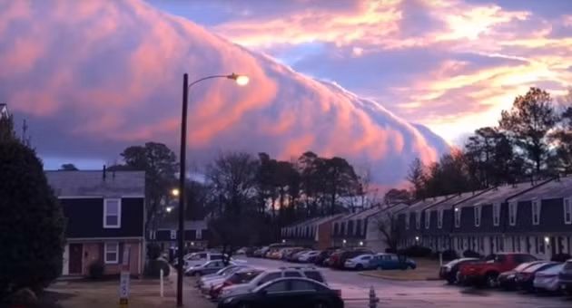 “Sóng thần thiên đường” quét trên bầu trời nước Mỹ