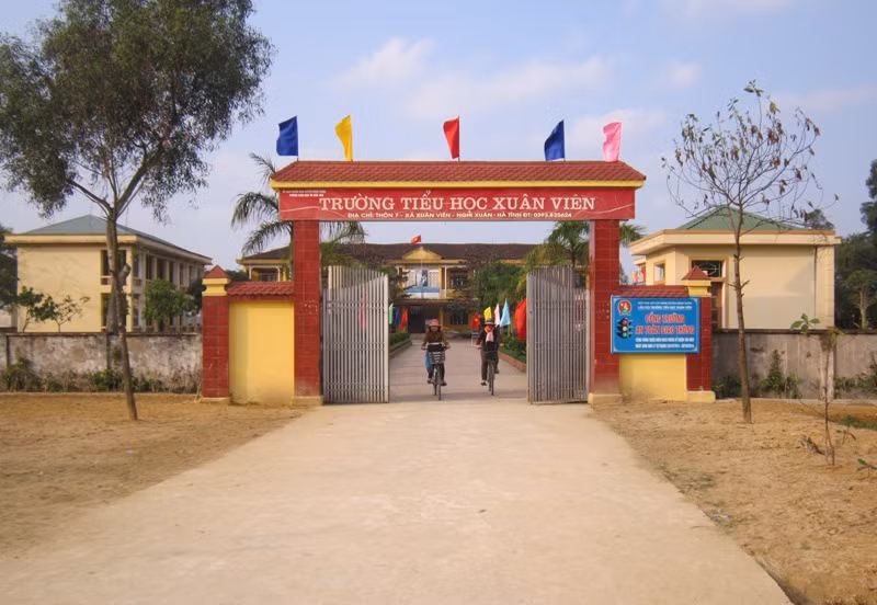 Trường học được nhân dân đóng góp xây dựng hiện đại, khang trang, chất lượng là 1 trong 19 tiêu chí để xã Xuân Viên được công nhận đạt chuẩn nông thôn mới.