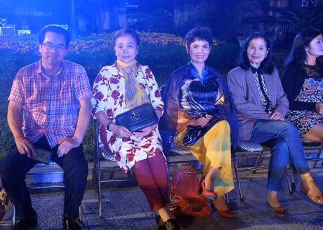 Nghe si hang dau lang dien anh lam 