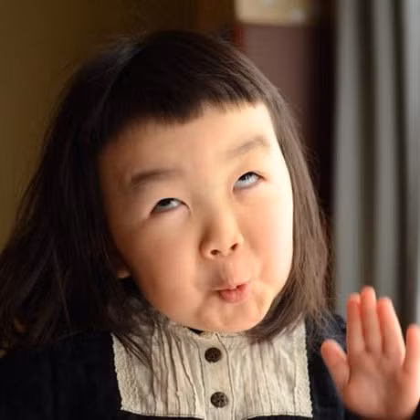 Nhung tinh huong hai huoc “kho do” cua bon con nit khien me khong the gian - Anh 1