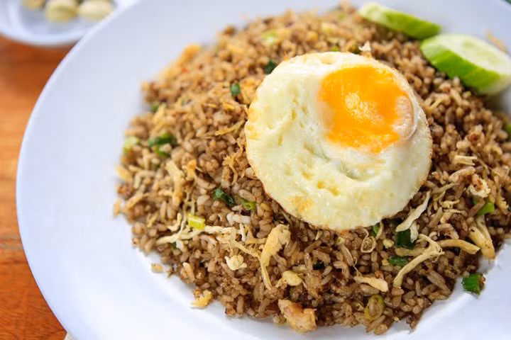 Cách làm cơm chiên Nasi Goreng truyền thống của Indonesia