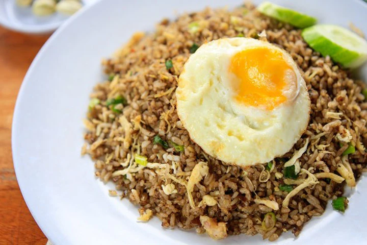 Cách làm cơm chiên Nasi Goreng truyền thống của Indonesia