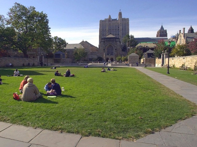 12. Đại học Yale: 158.170 USD 12. Đại học Yale: 158.170 USD