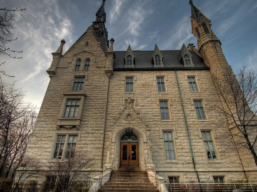 7. Đại học Northwestern: 167.770 USD 7. Đại học Northwestern: 167.770 USD