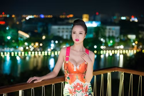 Vũ Ngọc Anh gợi cảm 