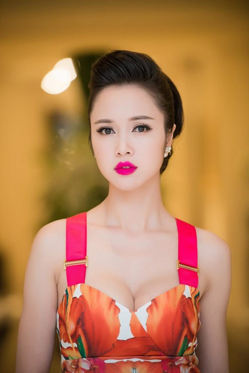 Vũ Ngọc Anh gợi cảm