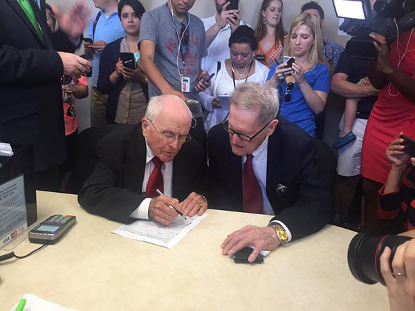 Cặp đôi đồng tính kết hôn sau 54 năm chờ đợi