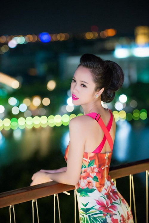 Vũ Ngọc Anh gợi cảm