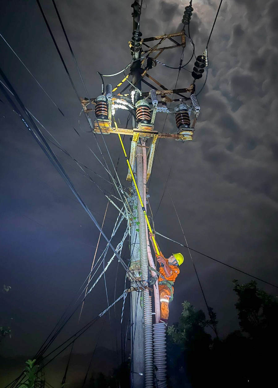 Công tác khắc phục được khẩn trương thực hiện ngay trong đêm.