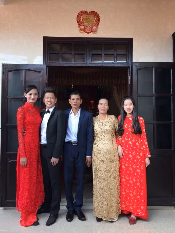 Hình ảnh: Hành trình lột xác phong cách của Lê Thúy số 13