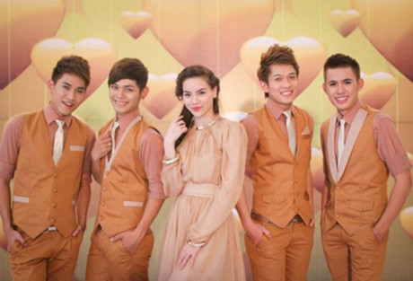 Hồ Ngọc Hà và những lần Ho Ngoc Ha va nhung lan