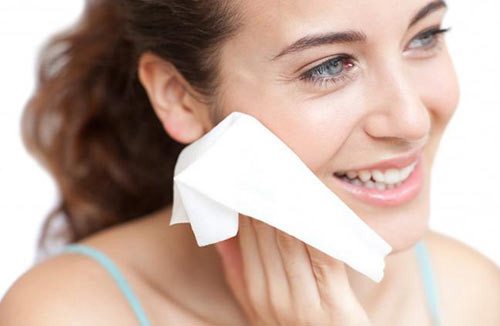 Hãy tìm hiểu kĩ về thành phần của khăn ướt và lựa chọn những sản phẩm có thương hiệu, nguồn gốc rõ ràng