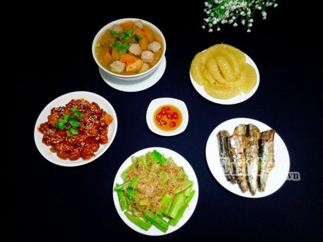 Mâm cơm ngon, bổ dưỡng cho gia đình 5 người - Ảnh 7 Mam com ngon, bo duong cho gia dinh 5 nguoi - Anh 7