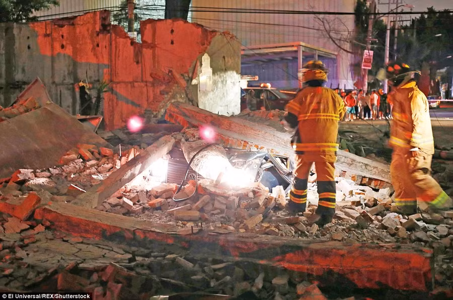 Động đất mạnh 8,1 độ rung chuyển bờ biển Mexico gây sóng thần