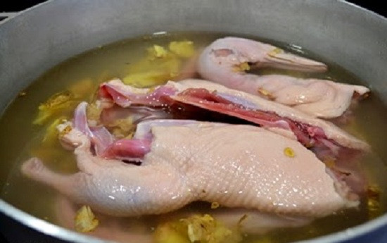 Gỏi vịt bắp cải thanh mát cho ngày nắng ấm - Ảnh 3 Gỏi vịt bắp cải thanh mát cho ngày nắng ấm - Ảnh 3